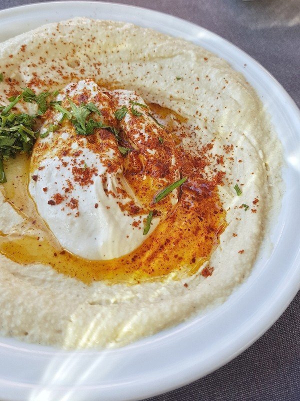 einfaches Hummus Rezept, Hummus, hummus beilagen, hummus brot, hummus brotaufstrich, hummus creme, hummus cremig, hummus cumin, hummus deutsch, hummus dip, hummus dip rezept, Hummus im Thermimix, Hummus mit dem Thermomix, Hummus Rezept, hummus rezept original, Hummus selber machen, schnelles Hummus Rezept